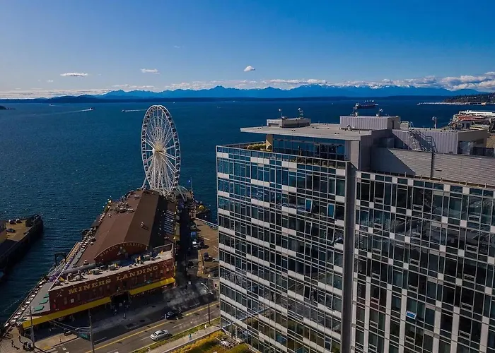 Luxury 1Bedroom 1Bath Ferris Wheel Water Views